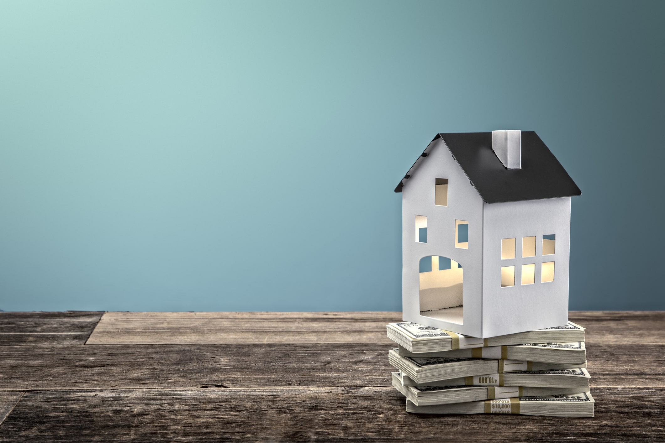 Cash-Out Refinance vs. HELOC: What’s the better option?
